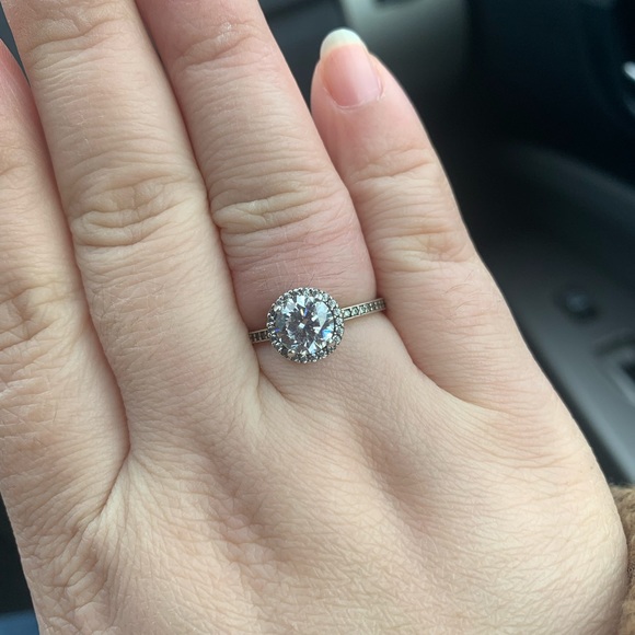 With Pandora Round Sparkle Halo 925 Silver ring size 7.5 - Picture 1 of 4